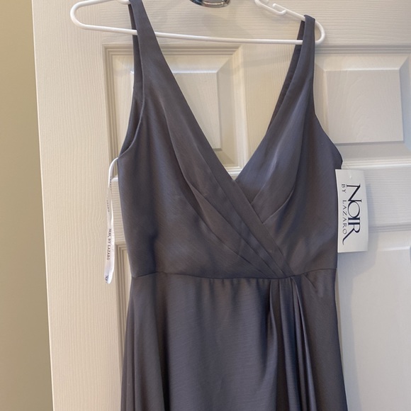 Bridesmaid dress / long gown size 12. - Picture 2 of 2